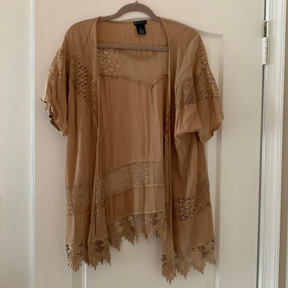 Light brown colored shaw